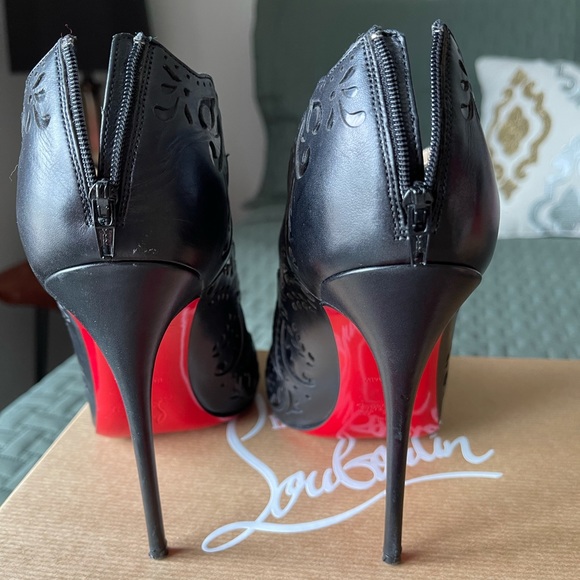 Christian Louboutin black statement booties! 37.5 - Picture 4 of 8